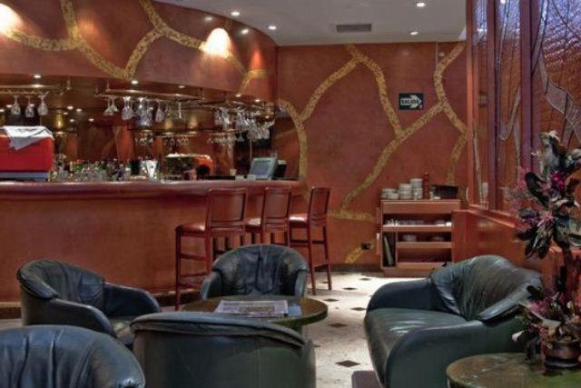 Hotel Maria Angola ลิมา ภายนอก รูปภาพ