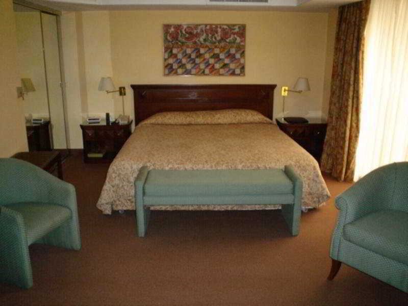 Hotel Maria Angola ลิมา ภายนอก รูปภาพ