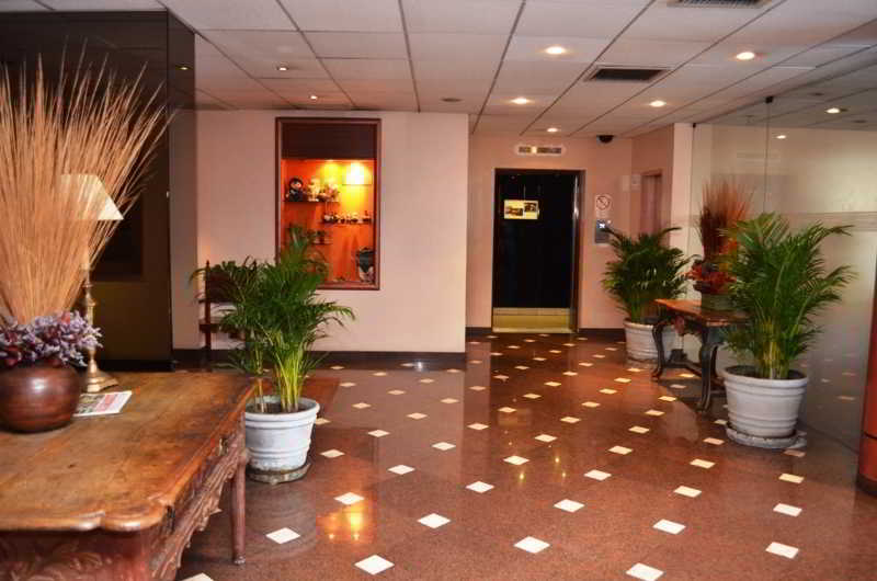 Hotel Maria Angola ลิมา ภายนอก รูปภาพ