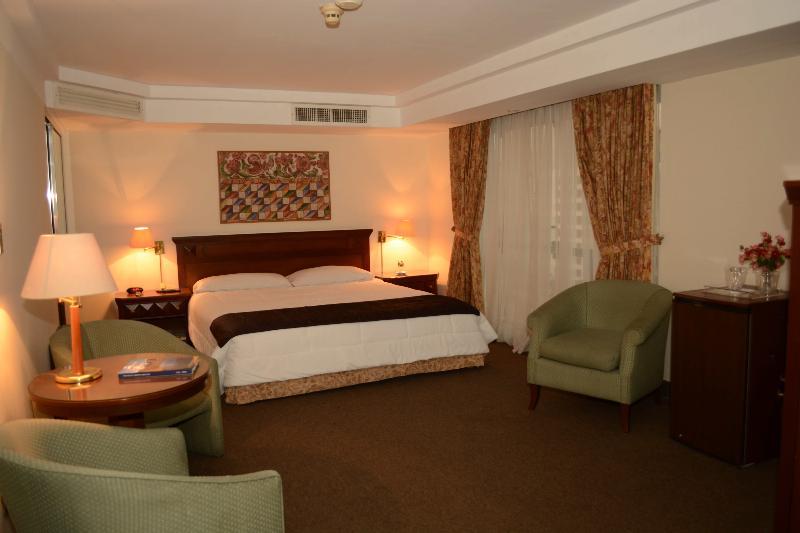 Hotel Maria Angola ลิมา ภายนอก รูปภาพ